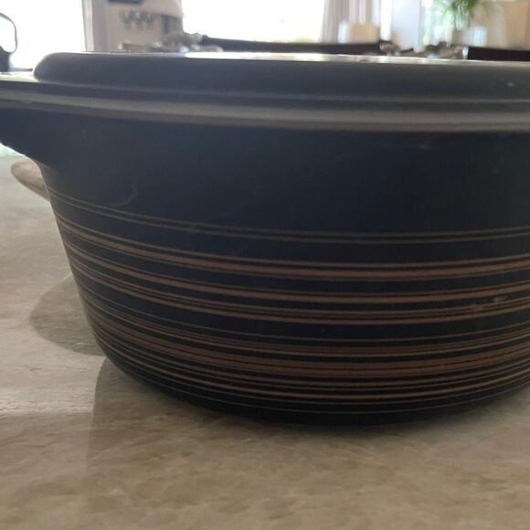 Pyrex Terra matte black and brown striped 485 B 2-1/2Qt covered casserole - Picture 8 of 12